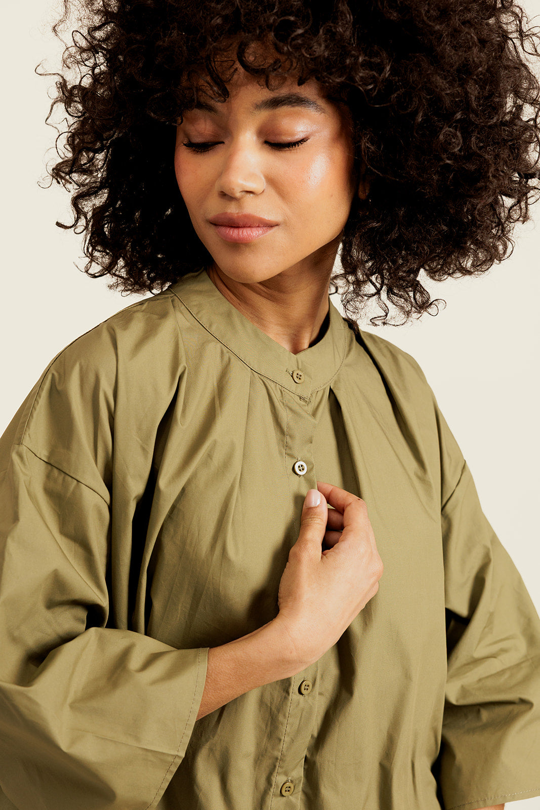 BELISSE - Robe Kaki Midi chemise Col Rond Mao