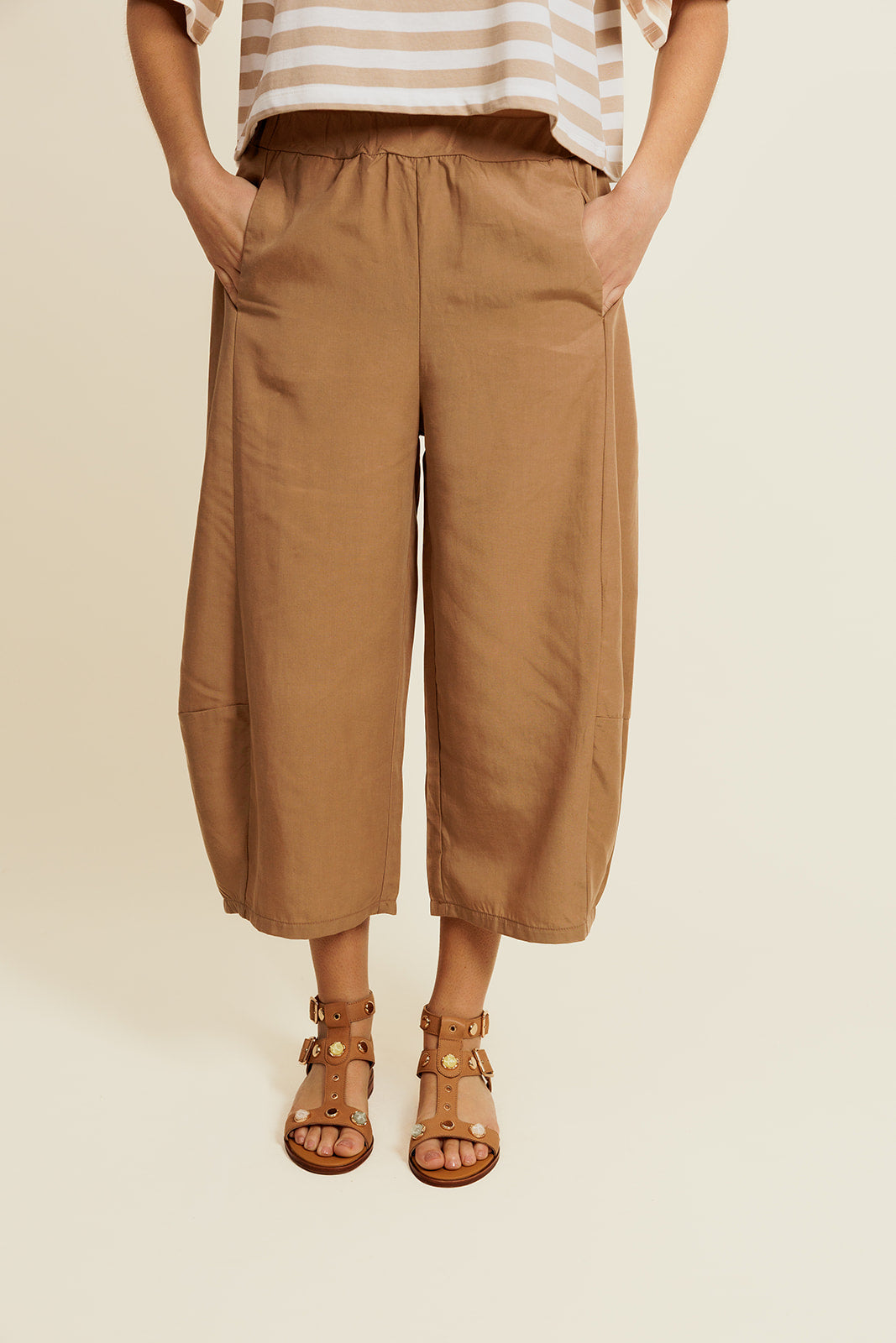 MÉLIONE - Pantalon Camel Court 8/10