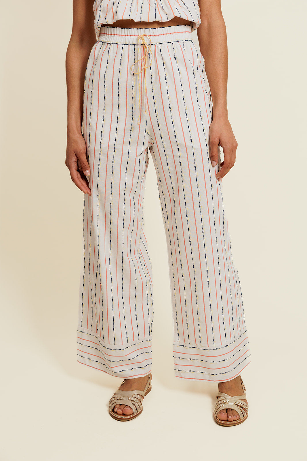 VÉLYSS - Pantalon Fluide Blanc en Coton Rayé