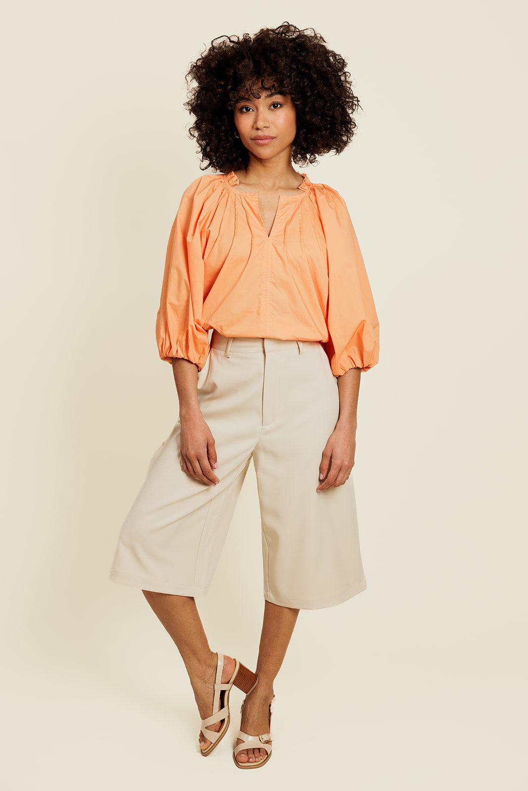 IRÉNOR - Blouse Orange avec manche 2/3 Ballon et Froufrou