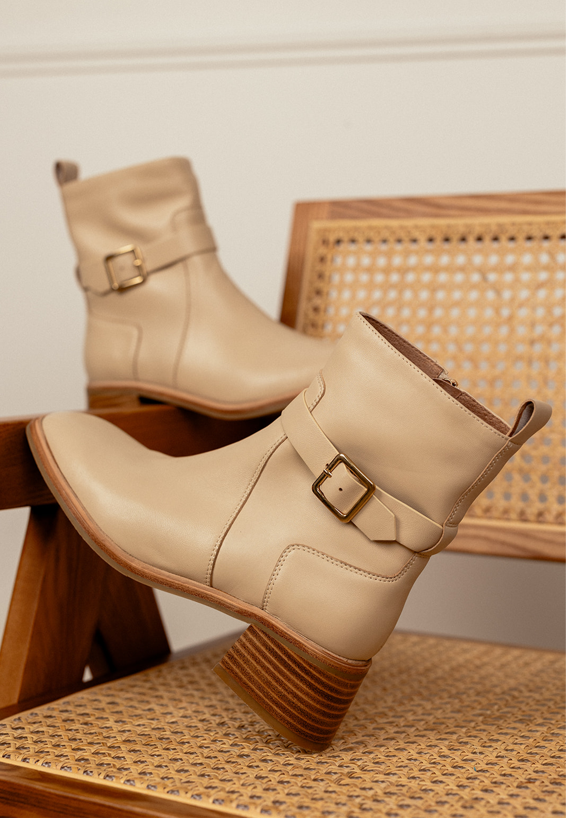 PAULE ANKLE BOOTS - Cream