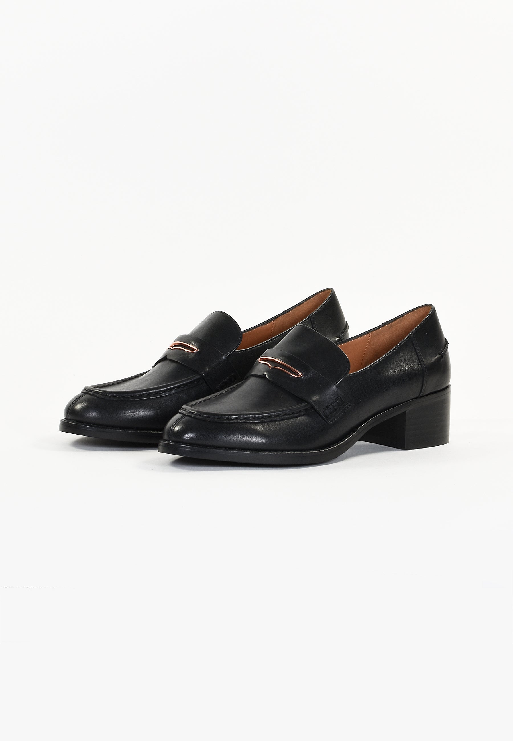 LILAC - BLACK MOCCASINS