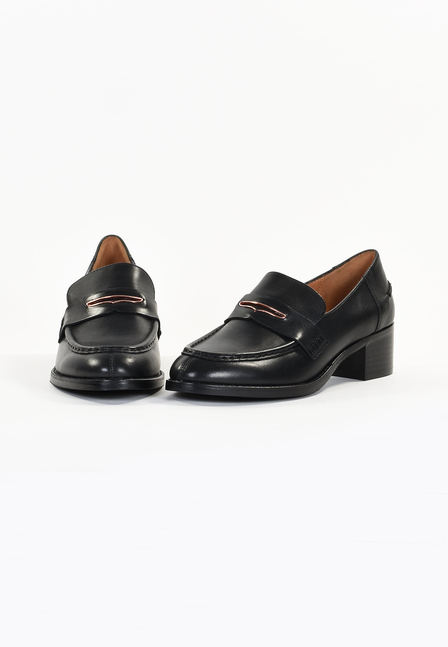 LILAC - BLACK MOCCASINS