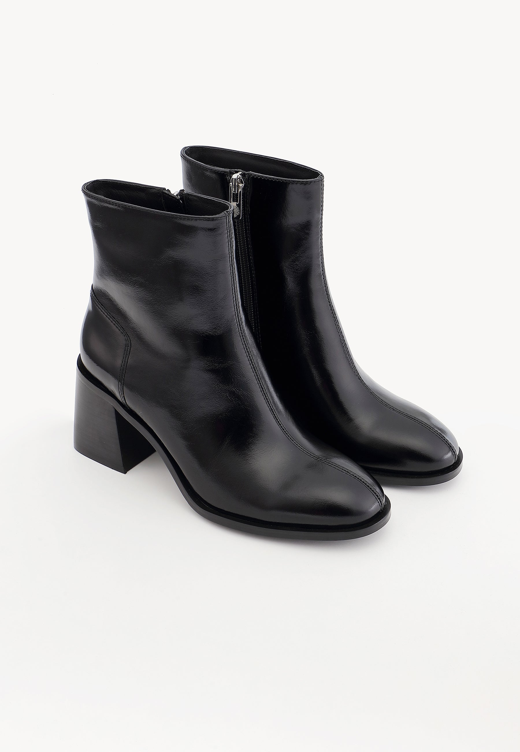 VICTORIA ANKLE BOOTS - BLACK