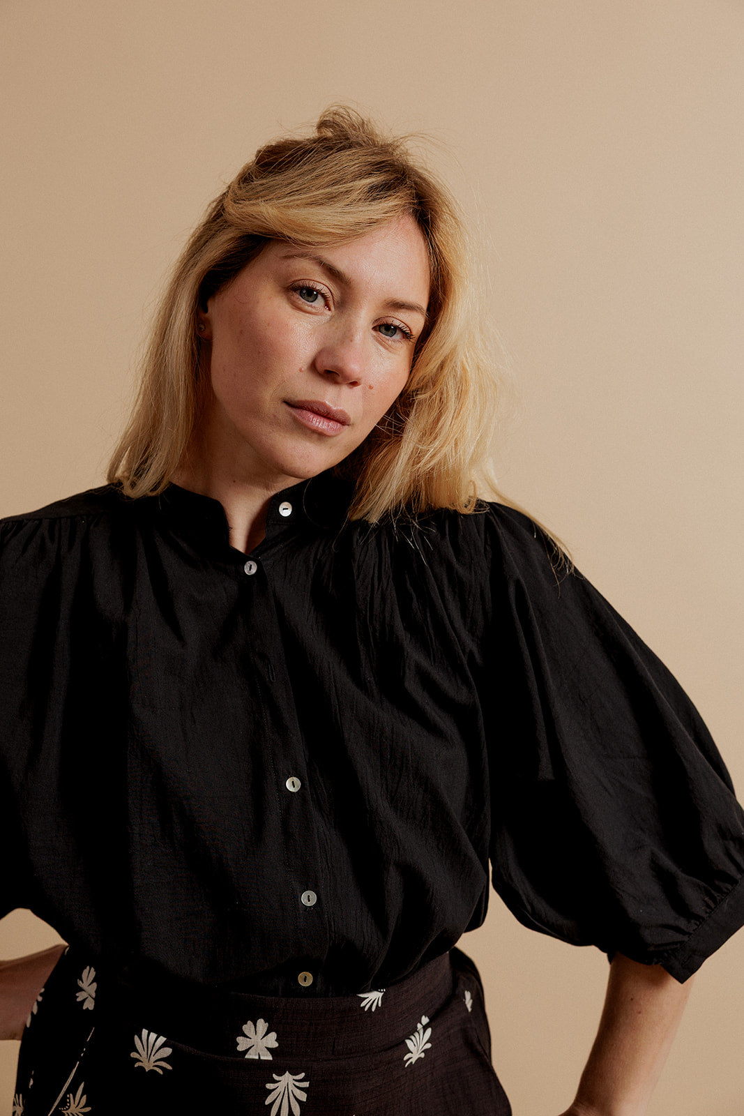 AUBE OVERSIZED SHIRT - BLACK