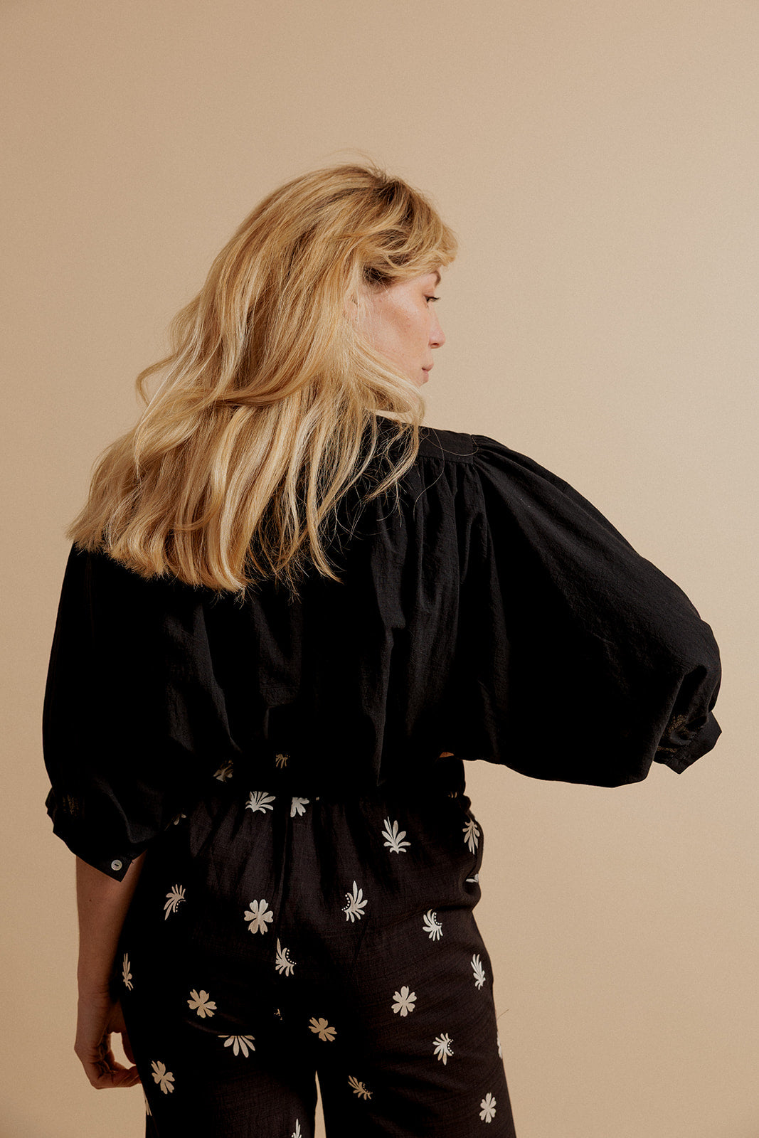 AUBE OVERSIZED SHIRT - BLACK