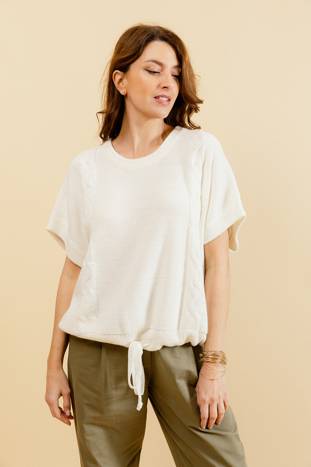 CRISTINA - Pull Écru à Manches Courtes Femme