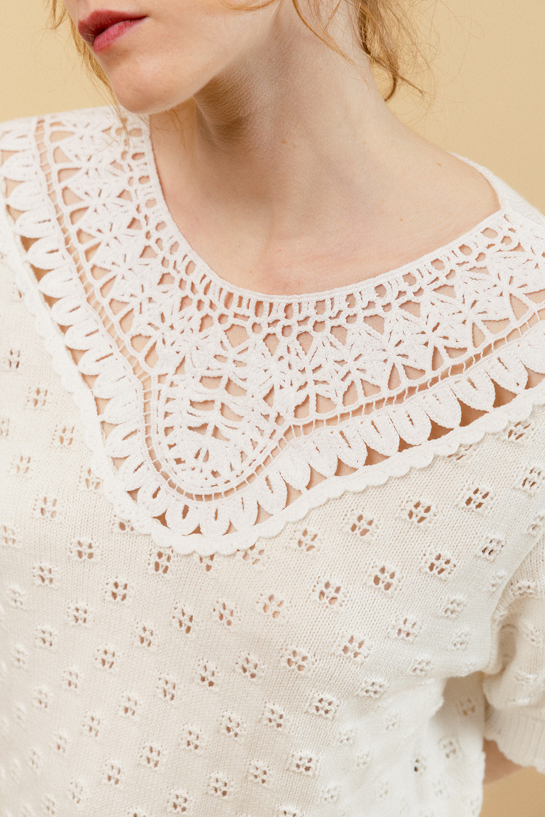 ARIZONA - Pull Écru Uni en Crochet sans Manches Femme