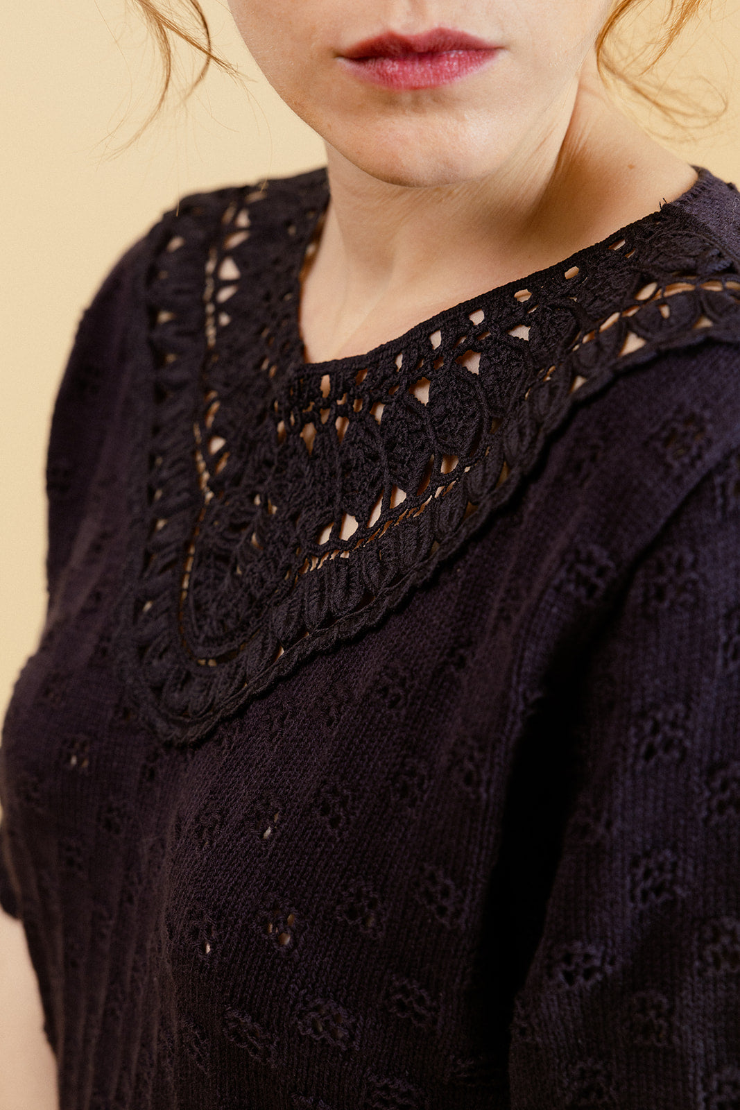 ARIZONA - Pull Marine Uni en Crochet sans Manches Femme