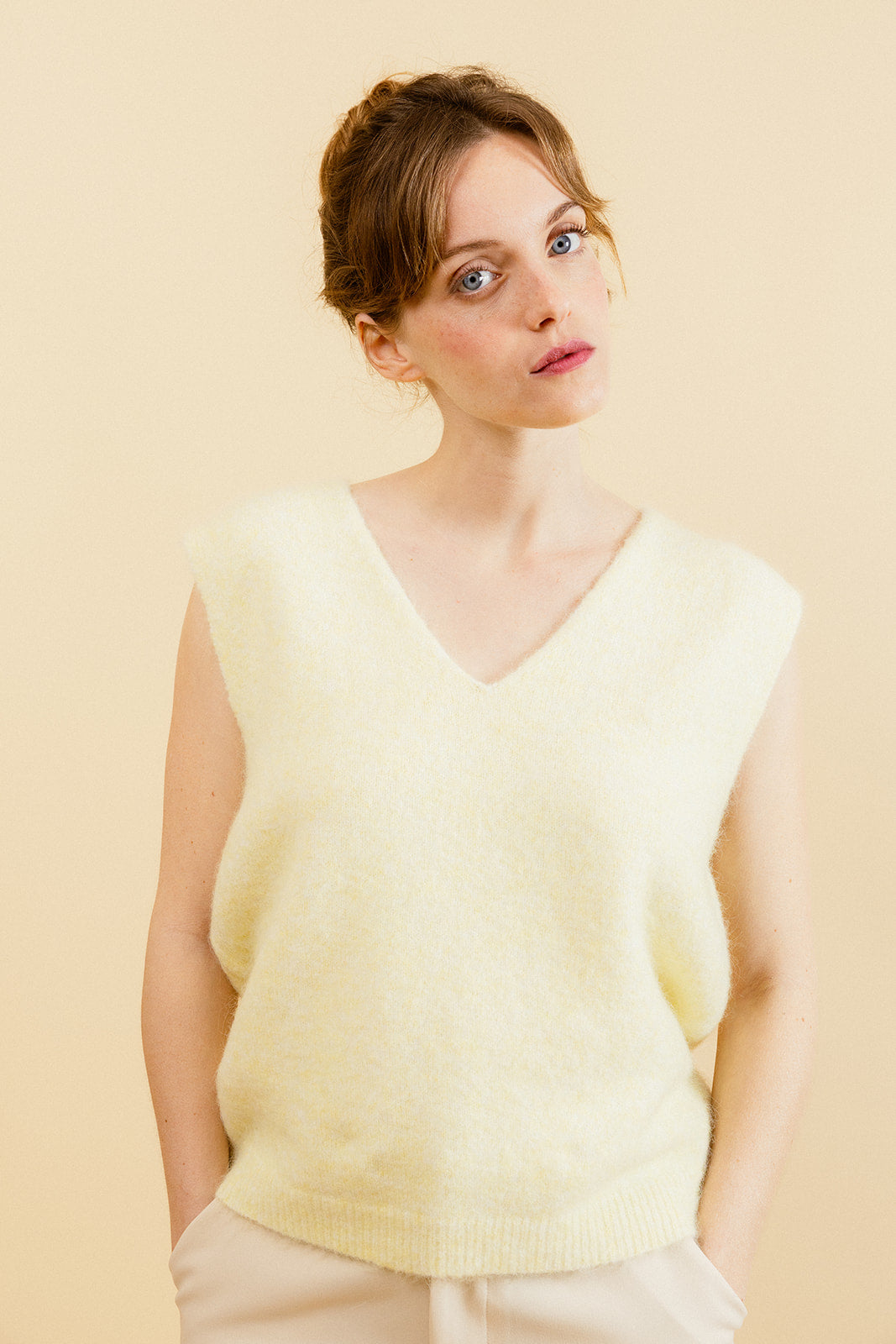 CHUCK - Pull Jaune sans Manches en Maille Femme