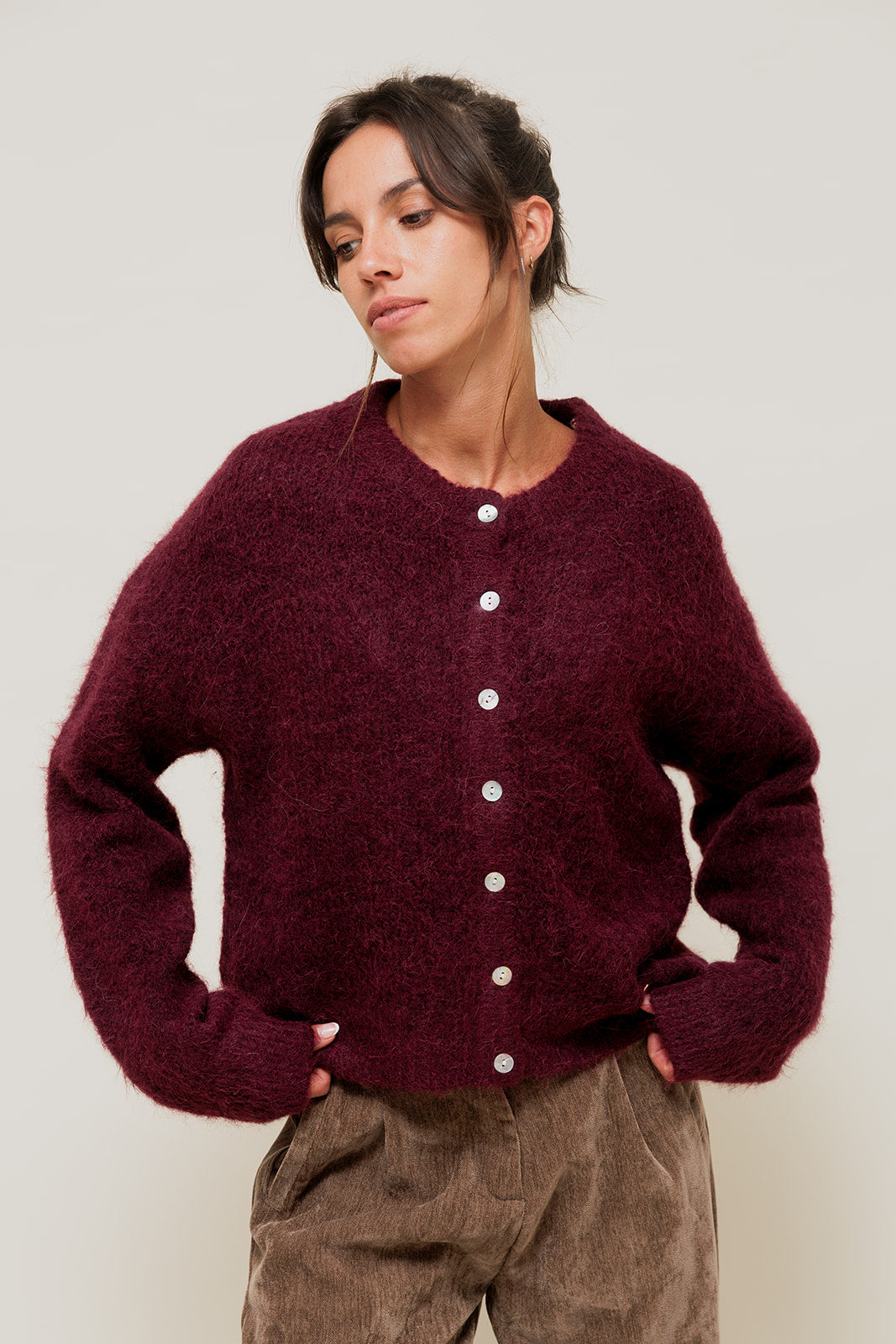 DELYA - Gilet Col Rond en Maille Alpaga Bordeaux