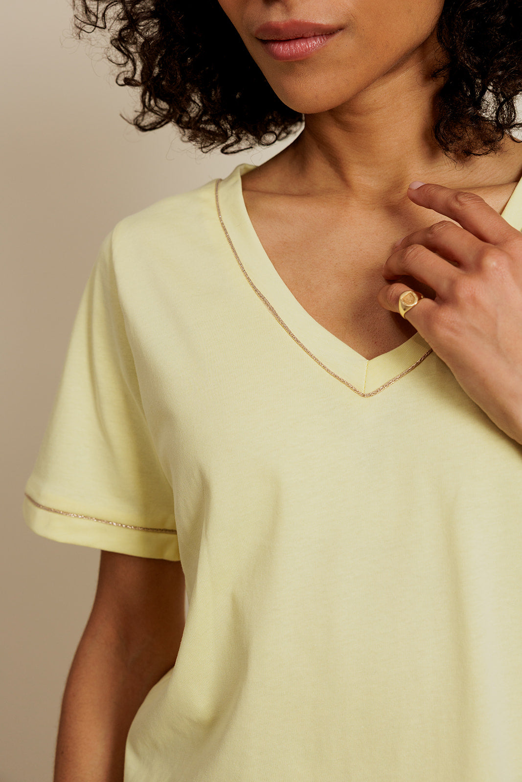 LILLIAN - T-shirt Col V Jaune