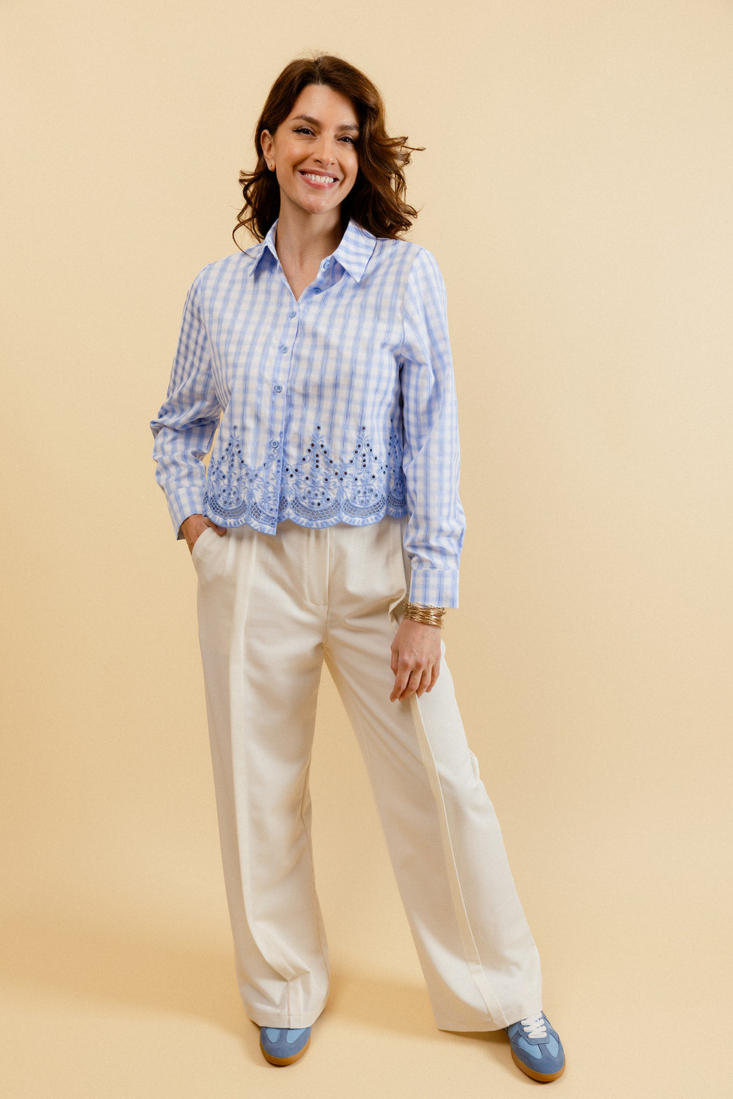 MAËLYS - Chemise à Carreaux Bleue Femme avec Broderies