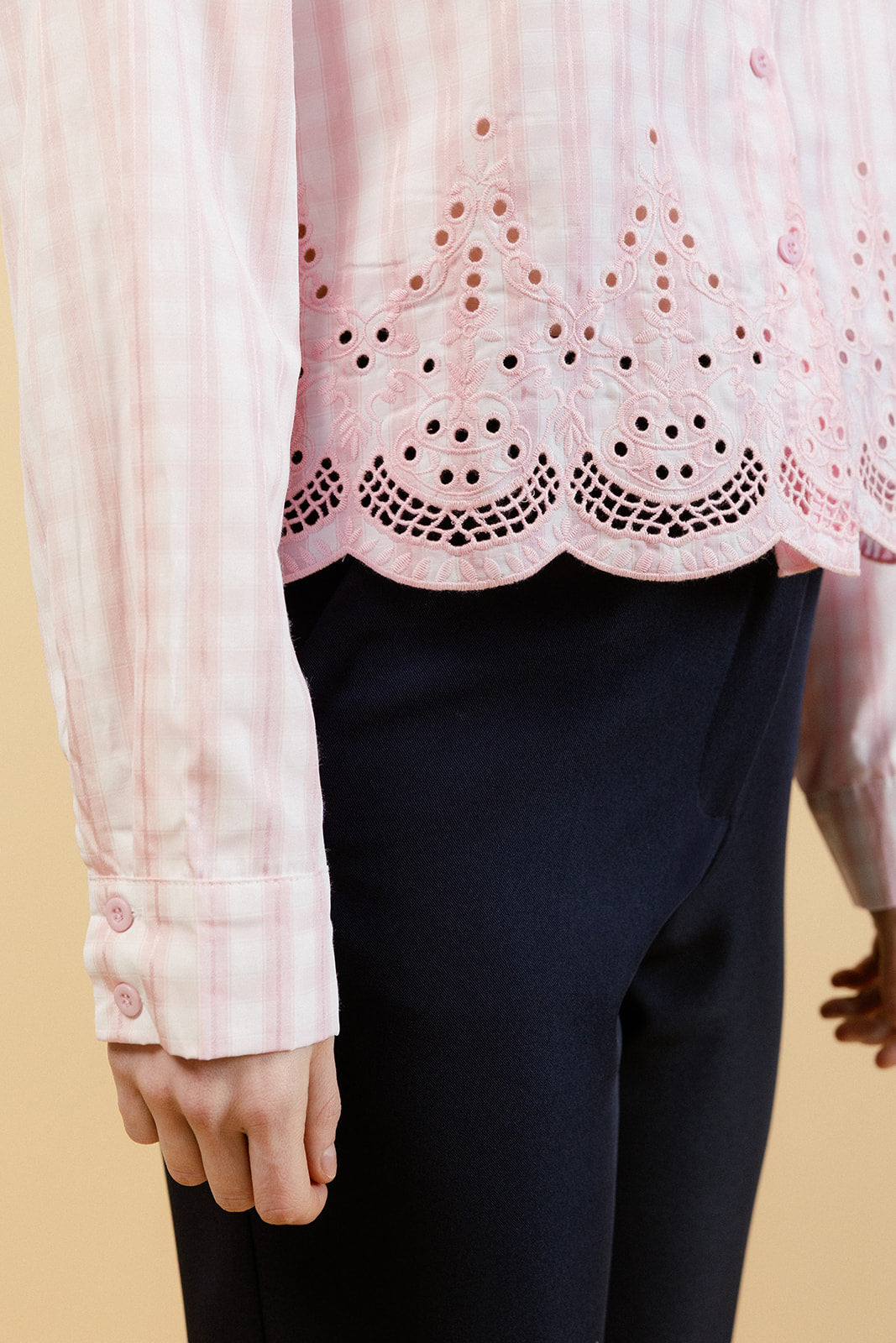 MAËLYS - Chemise à Carreaux Rose Femme avec Broderies