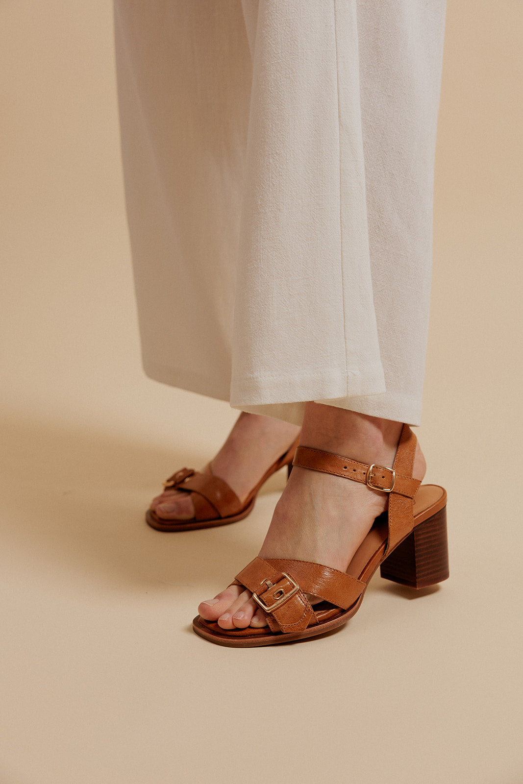 SANDALES À TALONS CLARA - COGNAC