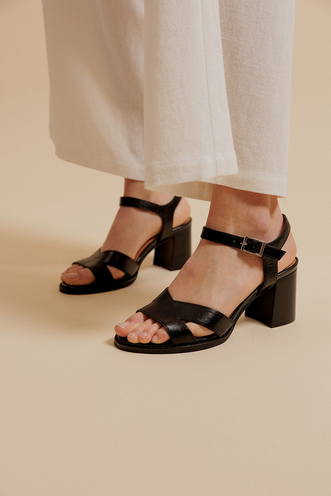 EDEN HEEL SANDALS - BLACK