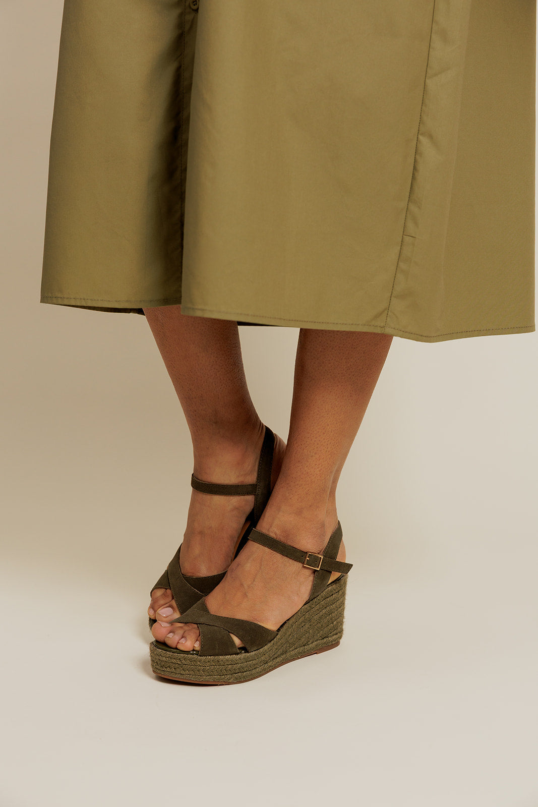 ISELLE - Sandales Compensées en Cuir Kaki