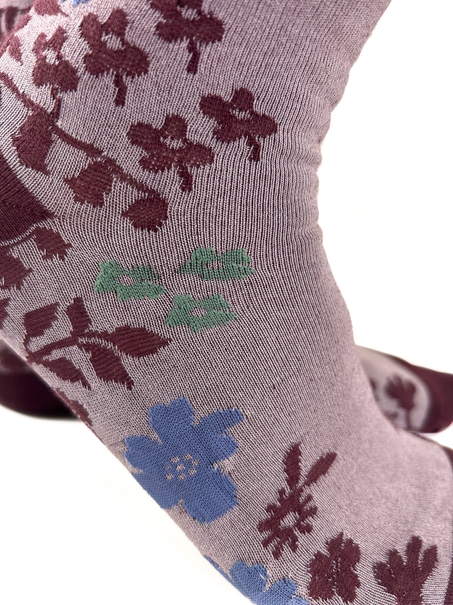 GLYCINE - Chaussettes Violettes à Frise Florale Poétique