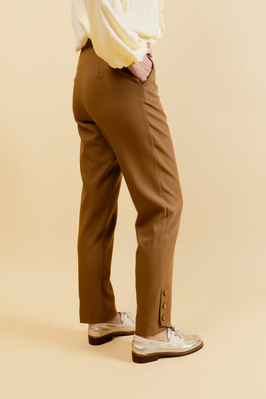 MANOÉ - Pantalon de Costume Tabac Uni