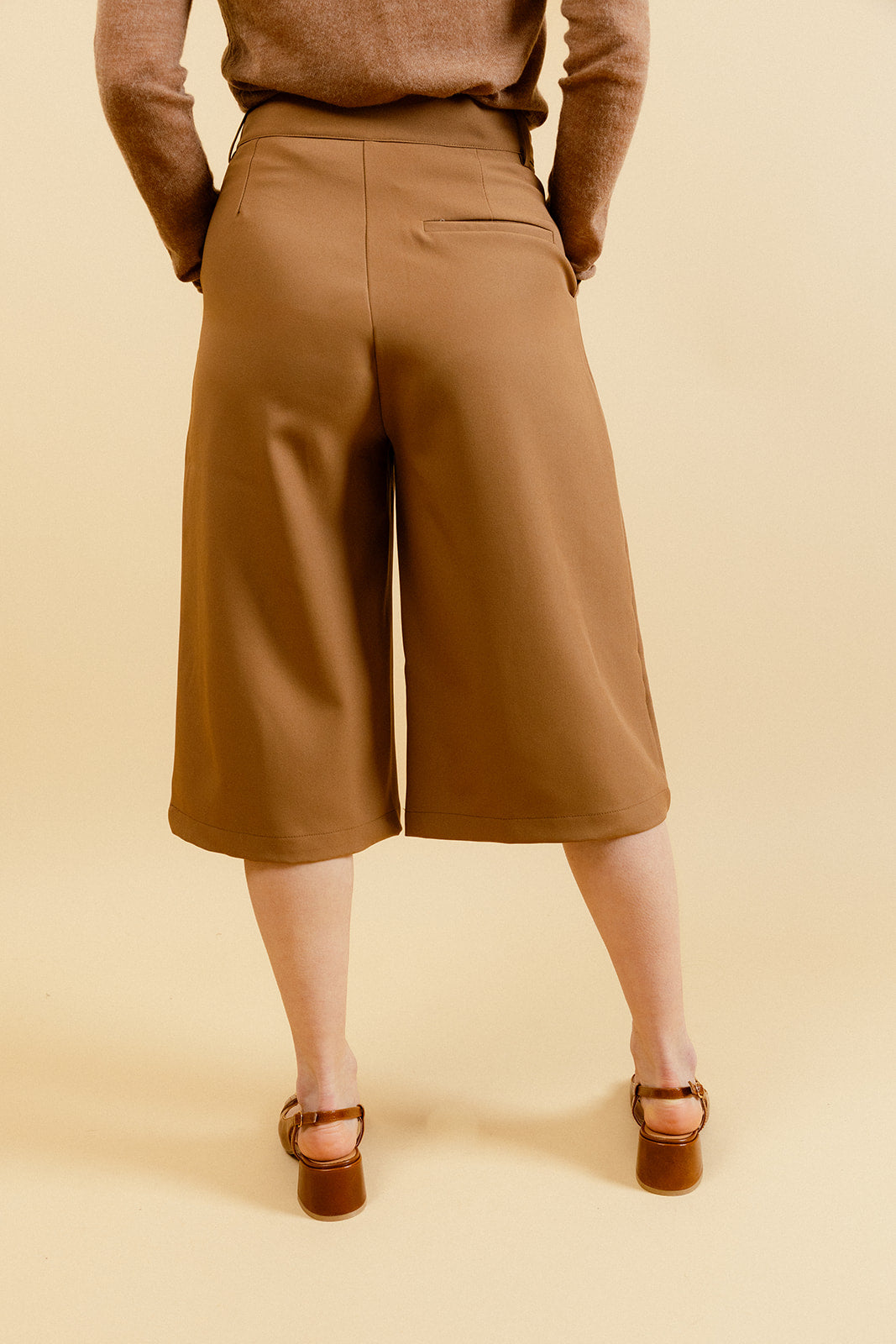 LORENZO – Bermuda Camel Taille Haute à Jambes Larges