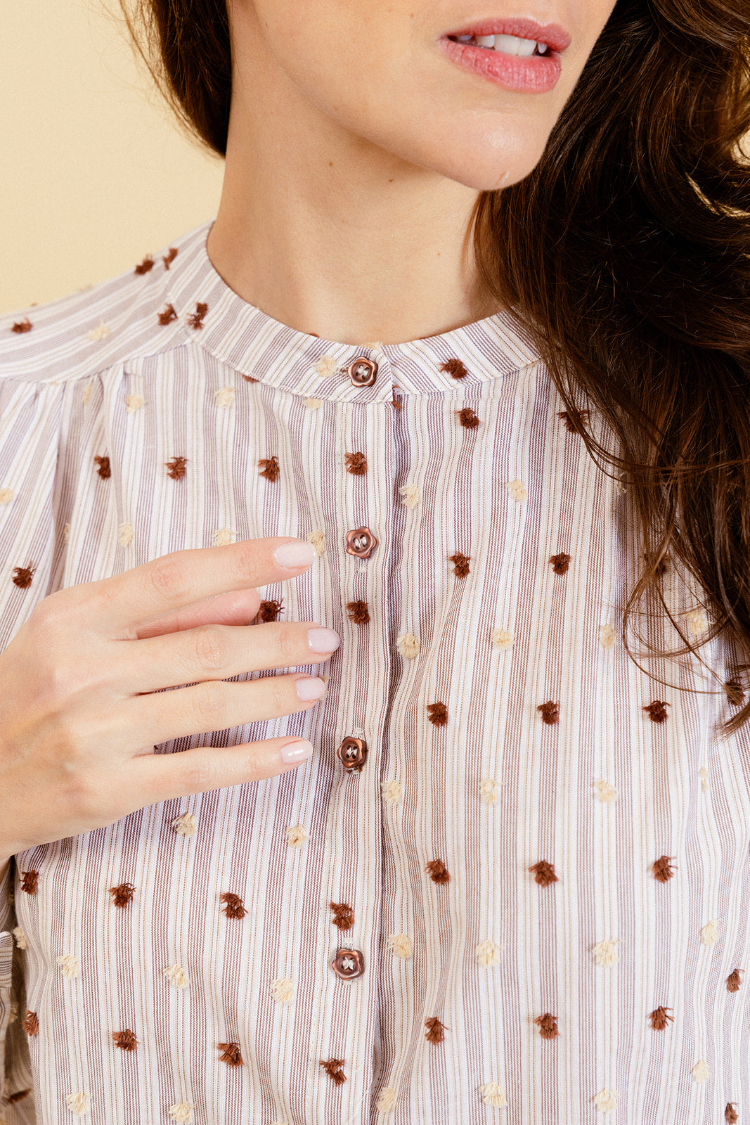 VALENTINA - Chemise Beige à Rayures avec Broderies