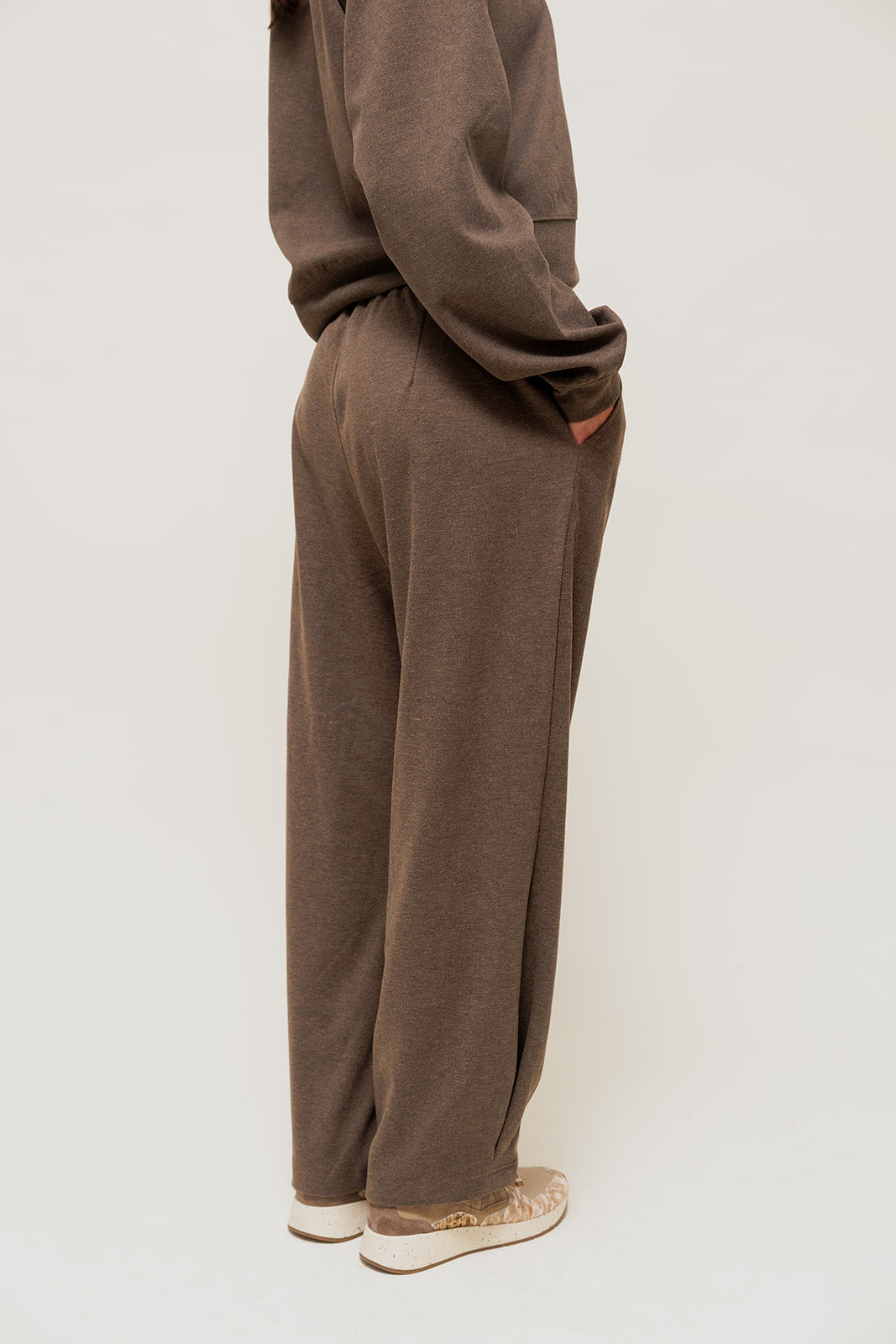 SELORIAH - Pantalon Coupe Large en Maille Sweat Marron