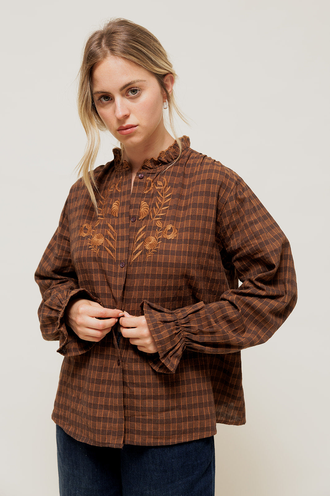 HELYSSA - Chemise à Carreaux et Grand Col Brodé Chocolat