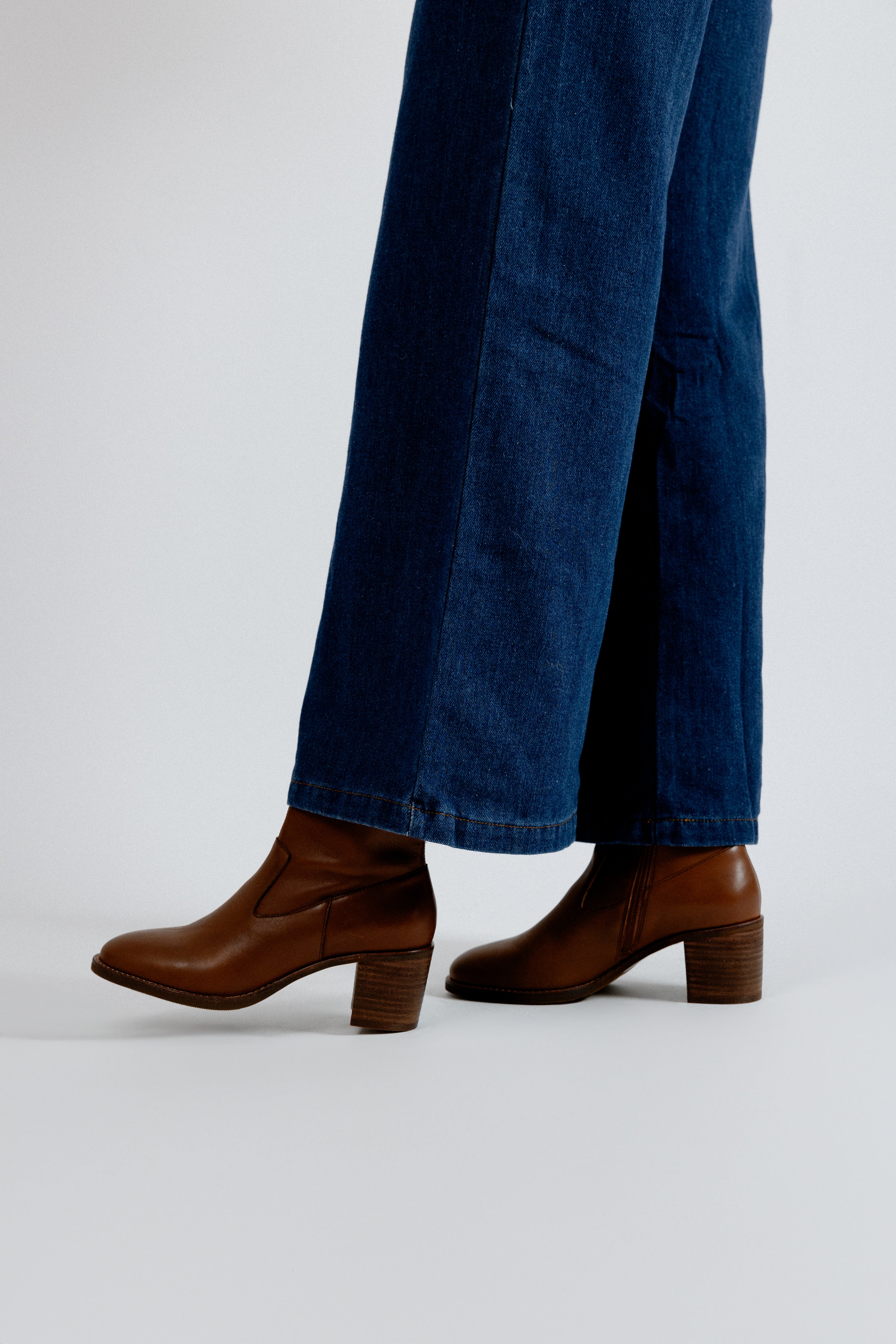 VESCE ANKLE BOOTS - COGNAC
