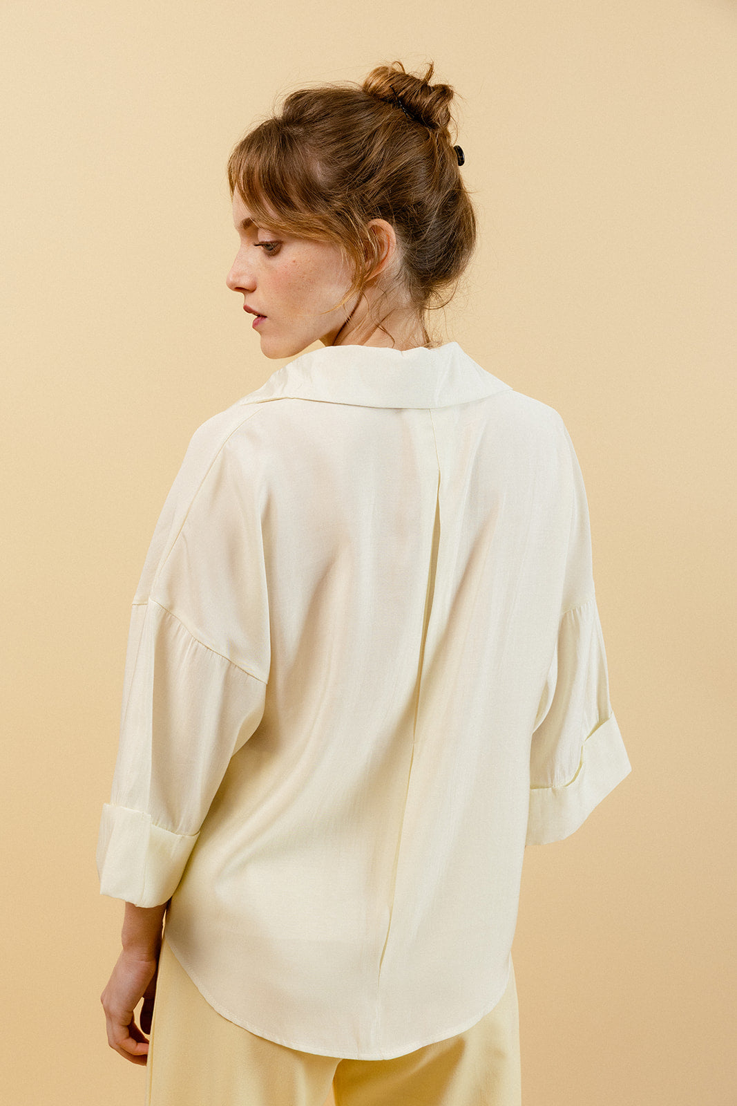 XR7042ÉLIA - Chemise Unie Ivoire Femme Col V F