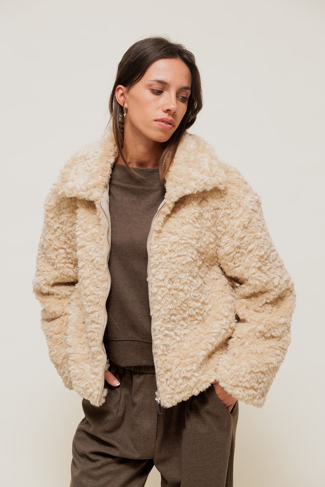 FÉLISSE - Manteau Court en Maille Bouclette Beige