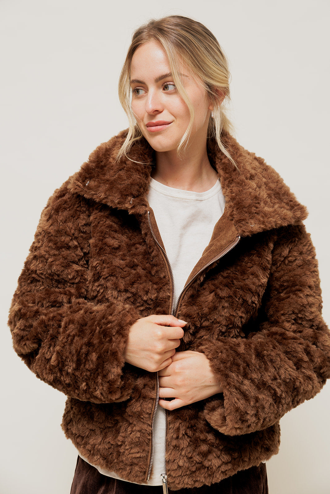 FÉLISSE - Manteau Court en Maille Bouclette Marron