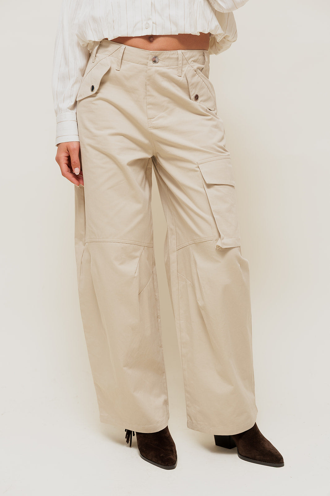 KELYNE - Pantalon Cargo Large en Toile de Coton Beige