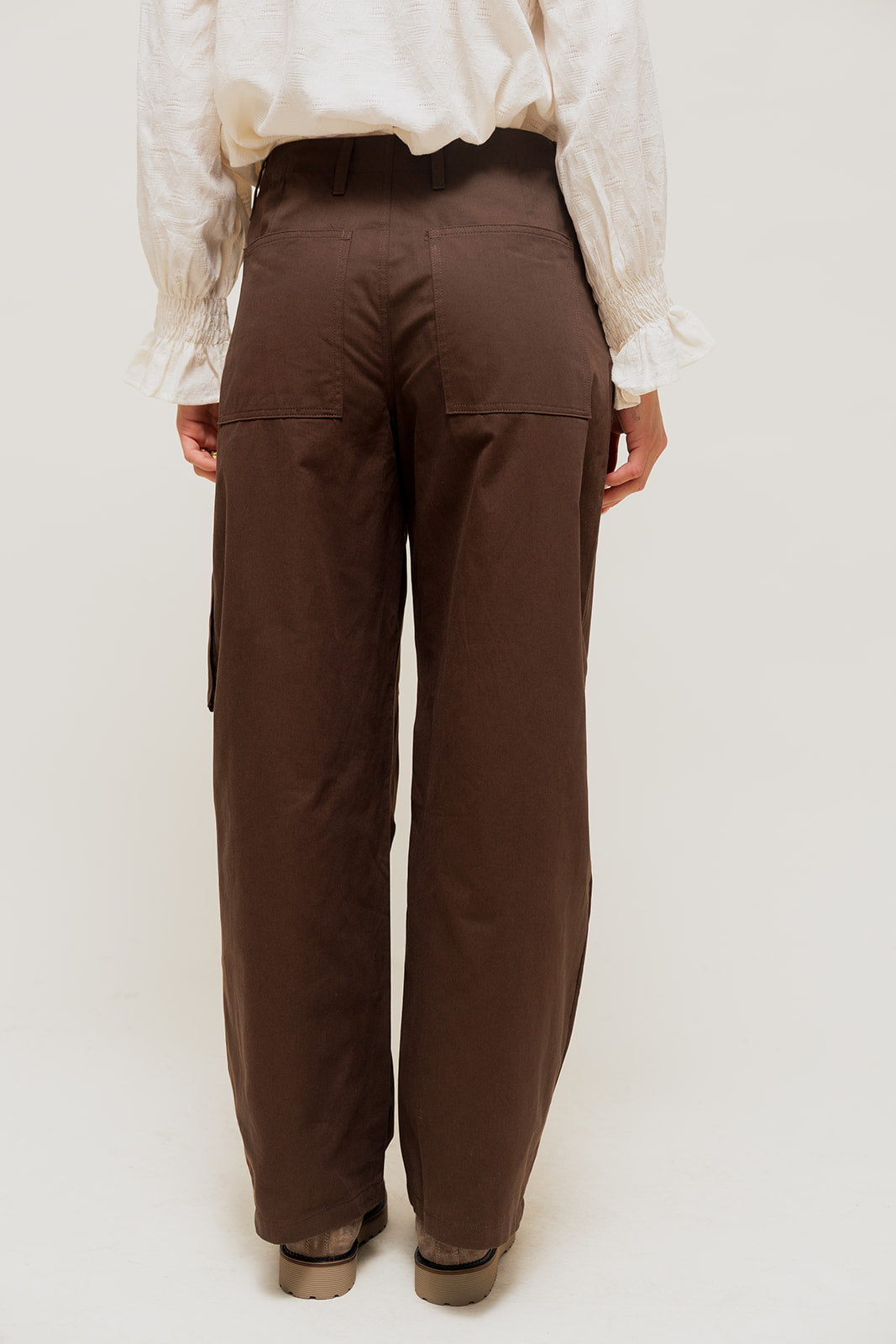 KELYNE - Pantalon Cargo Large en Toile de Coton Marron