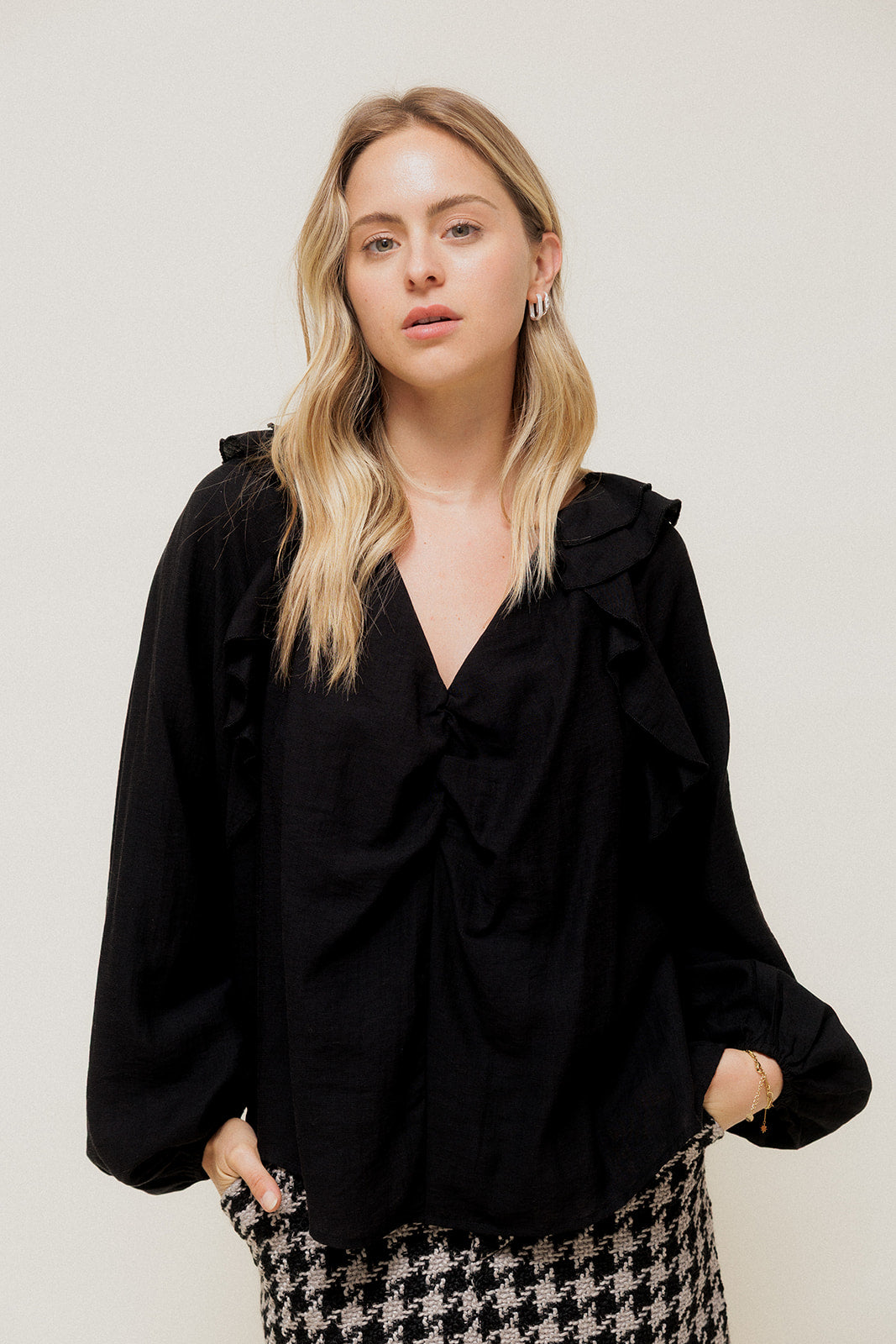 RÉLISSE - Blouse Romantique à Volants Cascade Noir