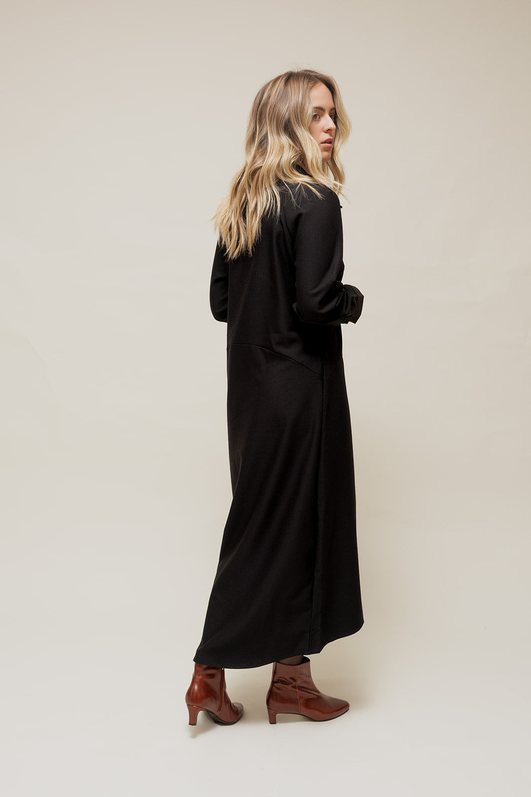 SORIANA - Robe Longue Noire Esprit Chemise Noir