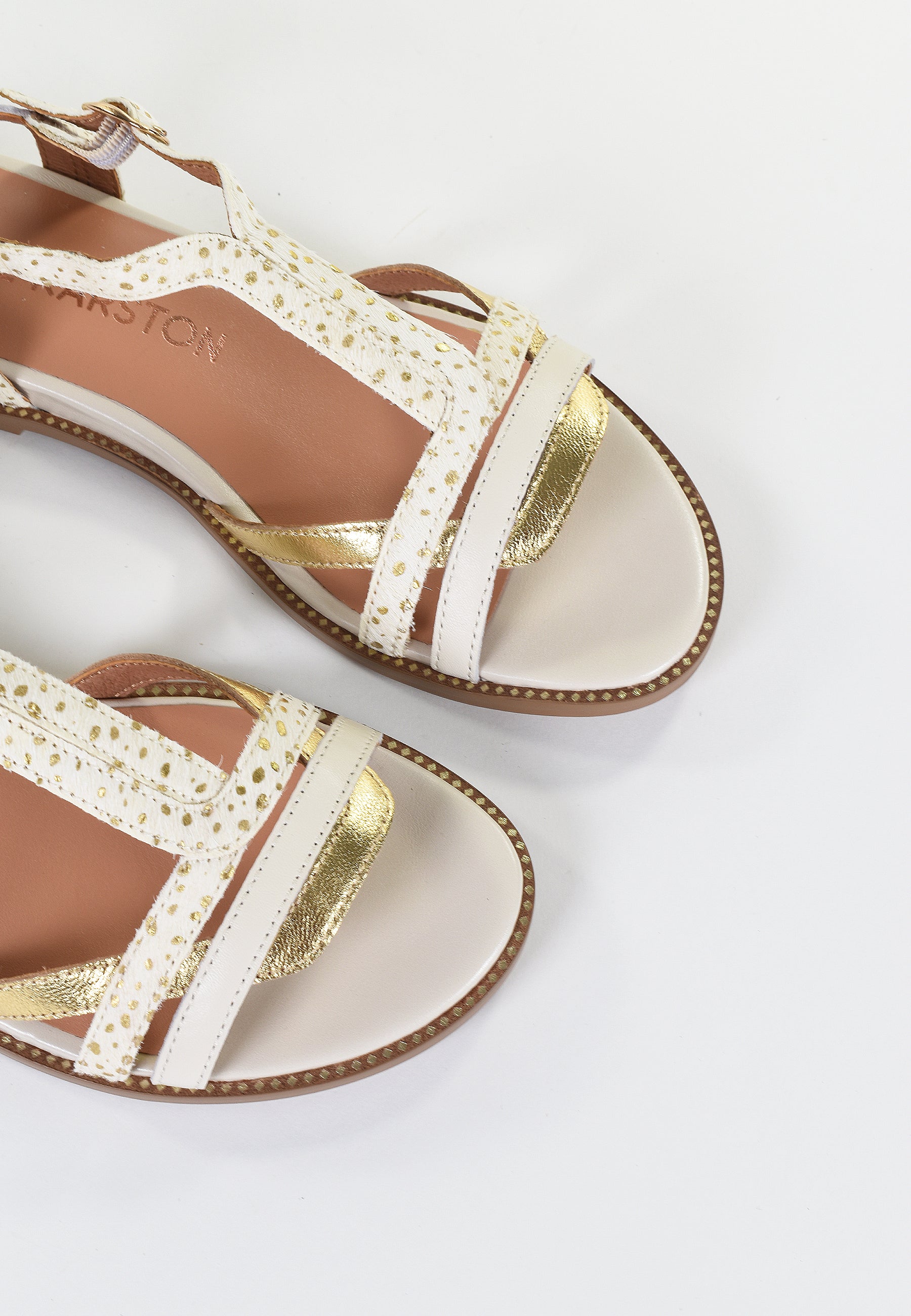 SOBIO SANDALS - Gold cream