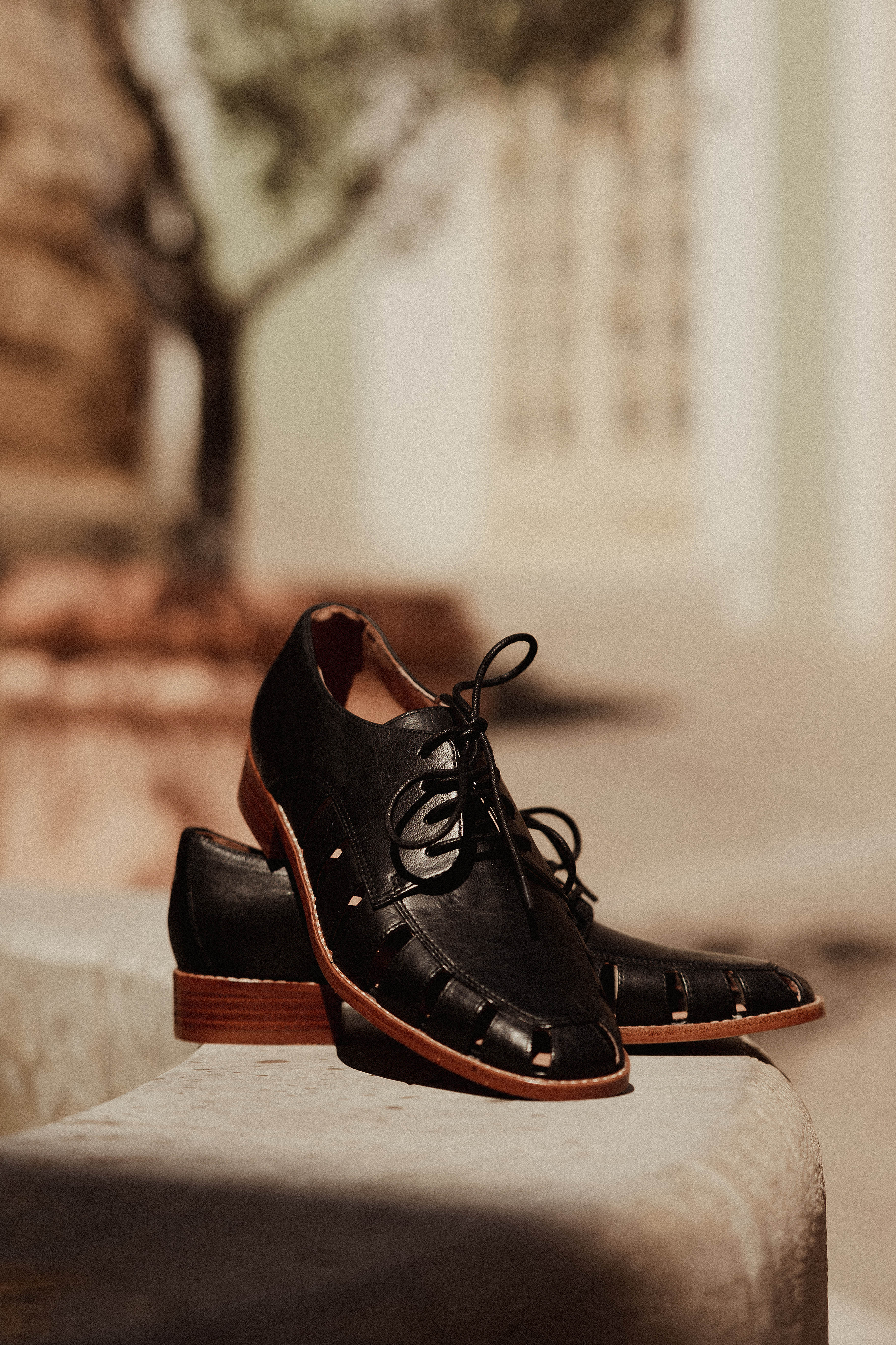 JEANIE DERBIES - Black