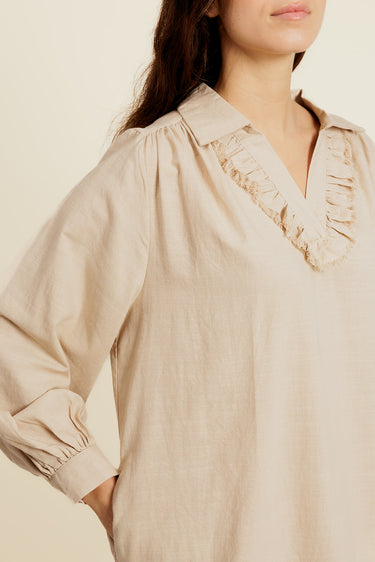 ALIZÉE - Robe courte beige unie à volants