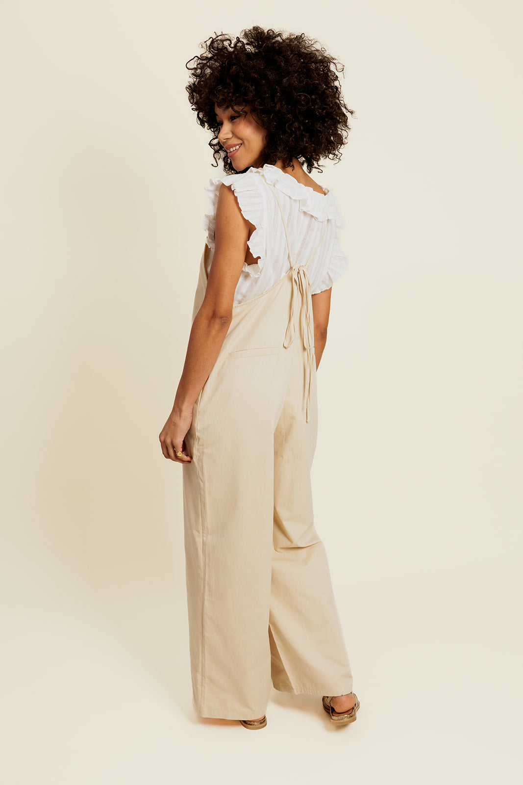 ILORYS - Combinaison Beige Avec Attache Dans le Dos