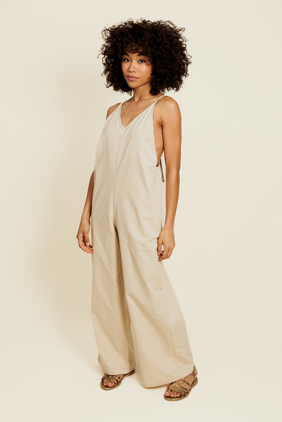 ILORYS - Combinaison Beige Avec Attache Dans le Dos