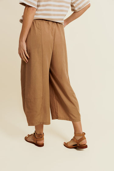 MÉLIONE - Pantalon Camel Court 8/10