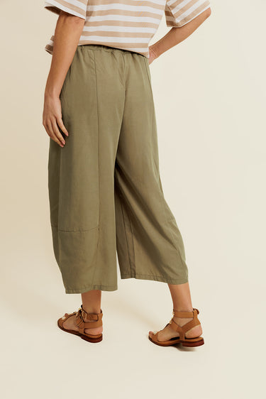 MÉLIONE - Pantalon Kaki Court 8/10