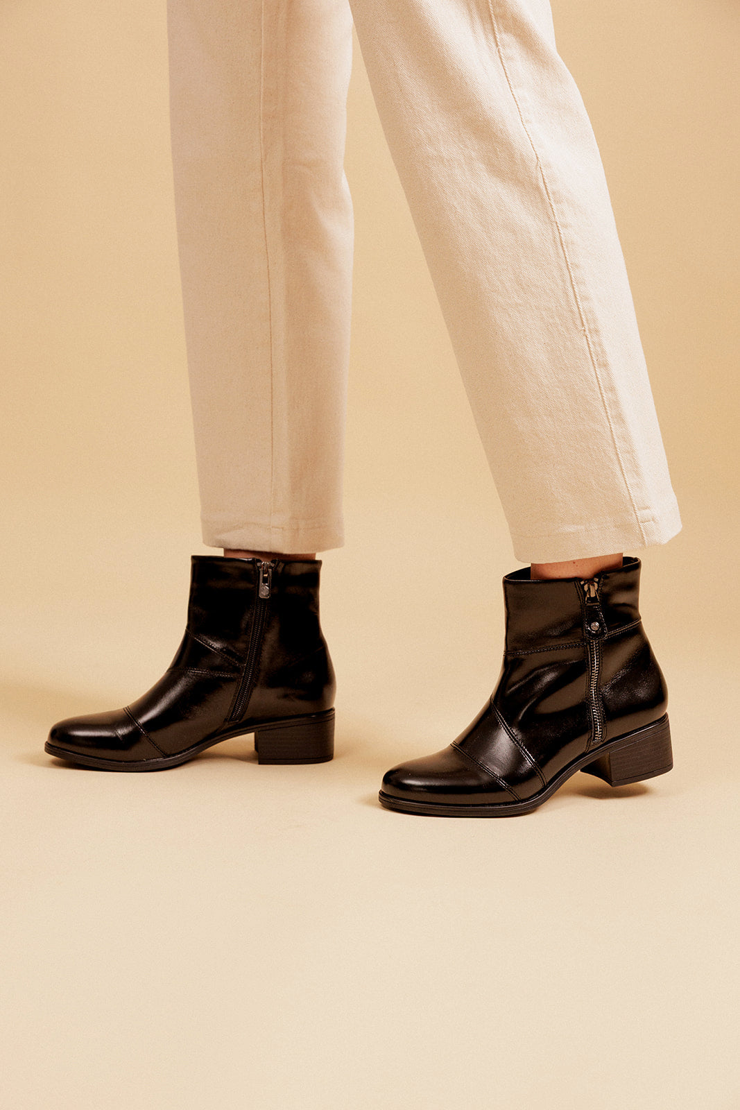 SCARLET ANKLE BOOTS - BLACK