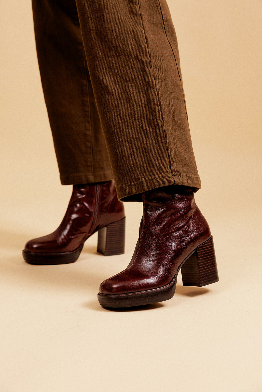 CLEA ANKLE BOOTS - BROWN
