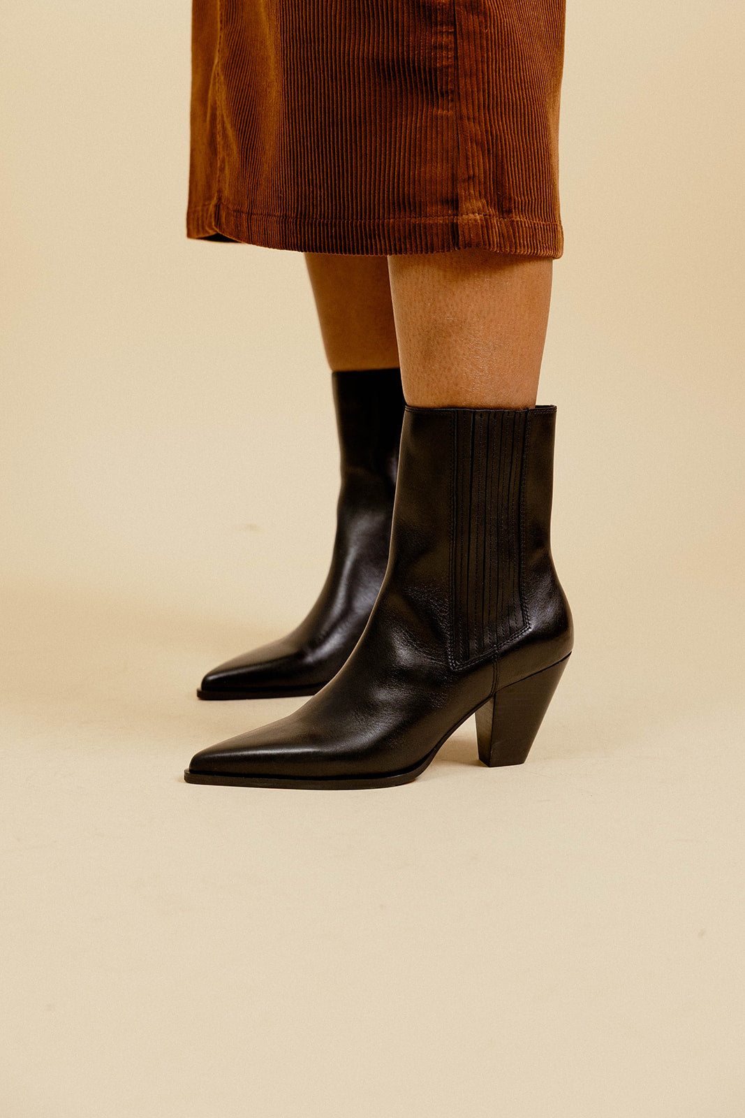 LAURENCE ANKLE BOOTS - BLACK