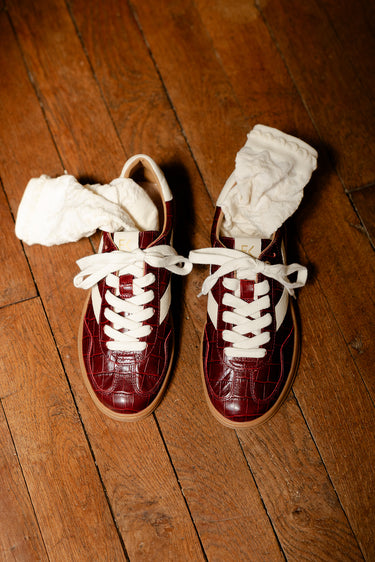 ELVA - Baskets en Cuir Croco Bordeaux