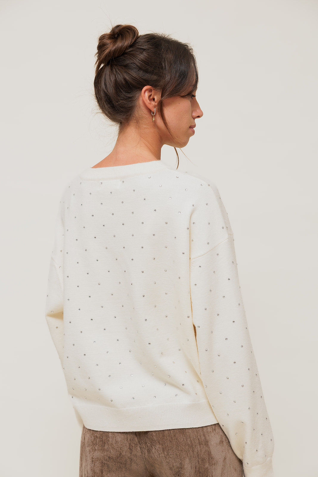 MAELYNE - Pull Col Rond Large avec Strass Écru