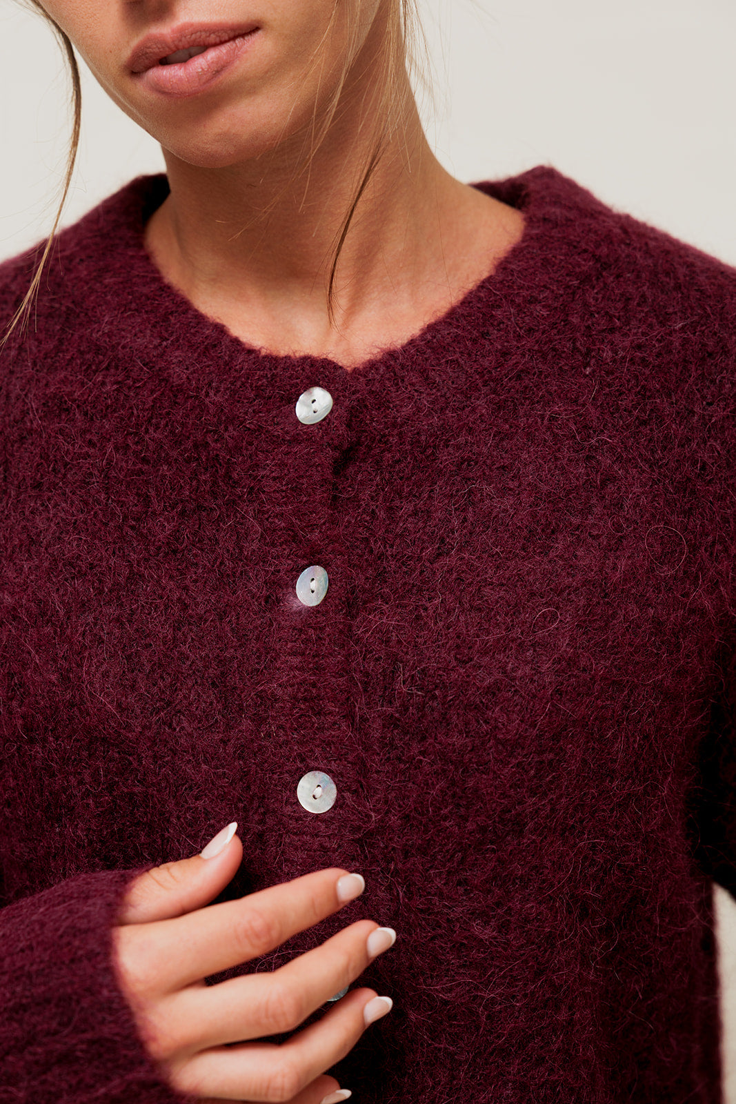 DELYA - Gilet Col Rond en Maille Alpaga Bordeaux