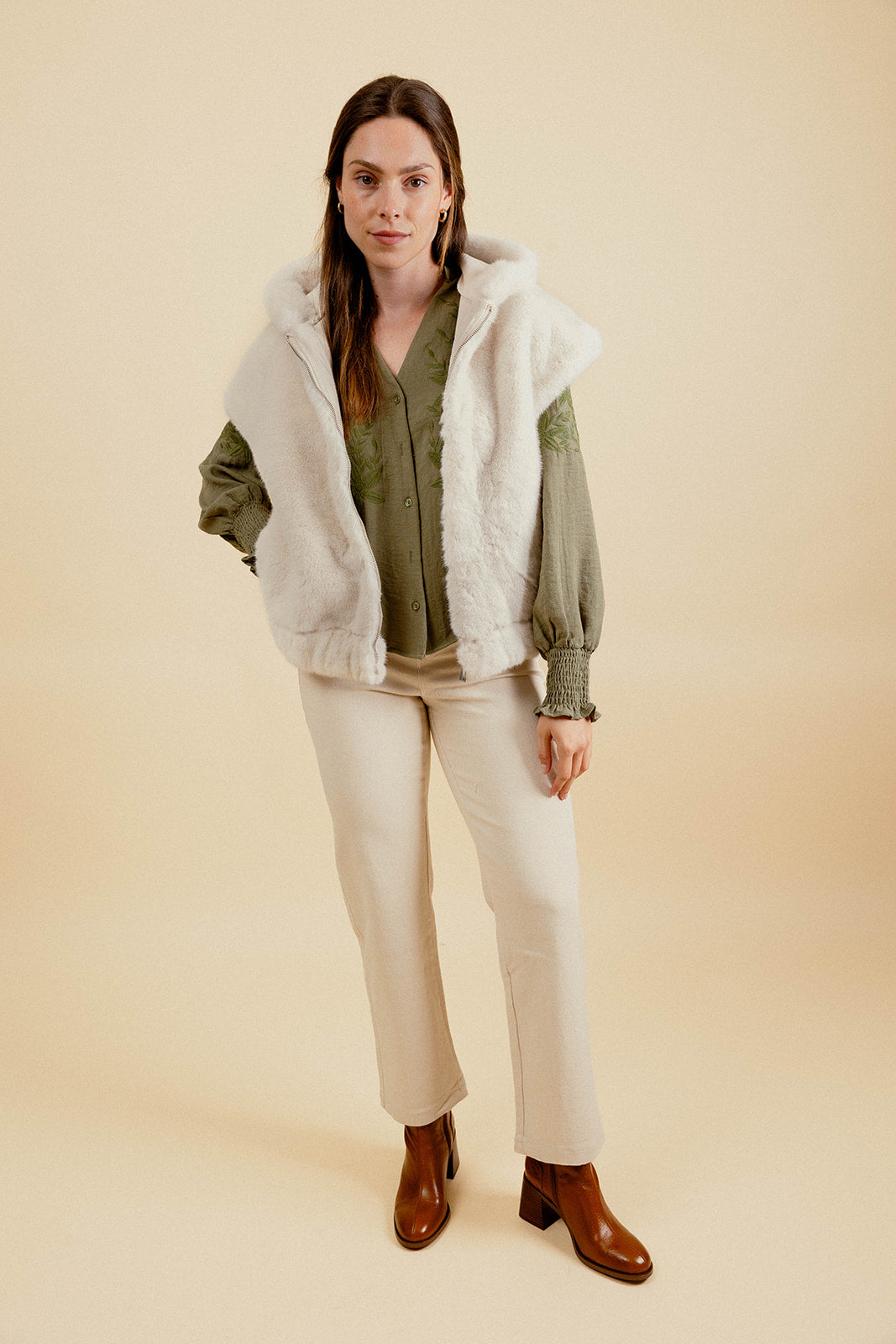 GABRIEL SLEEVELESS COAT - ECRU