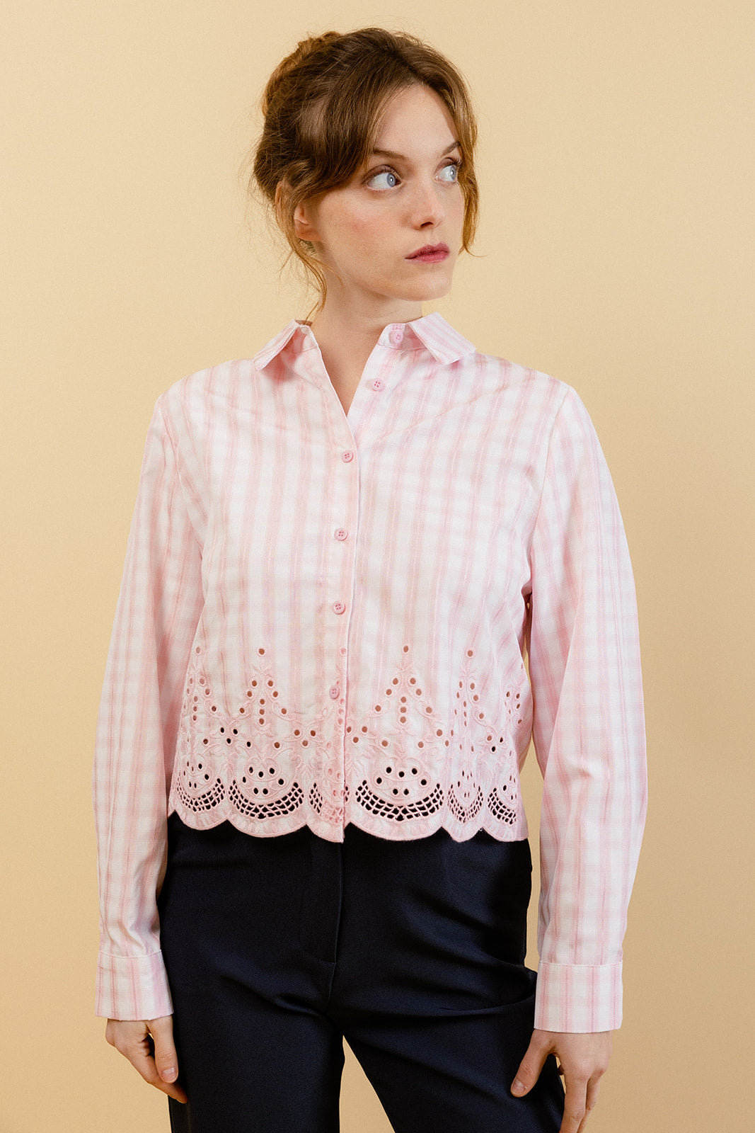 MAËLYS - Chemise à Carreaux Rose Femme avec Broderies